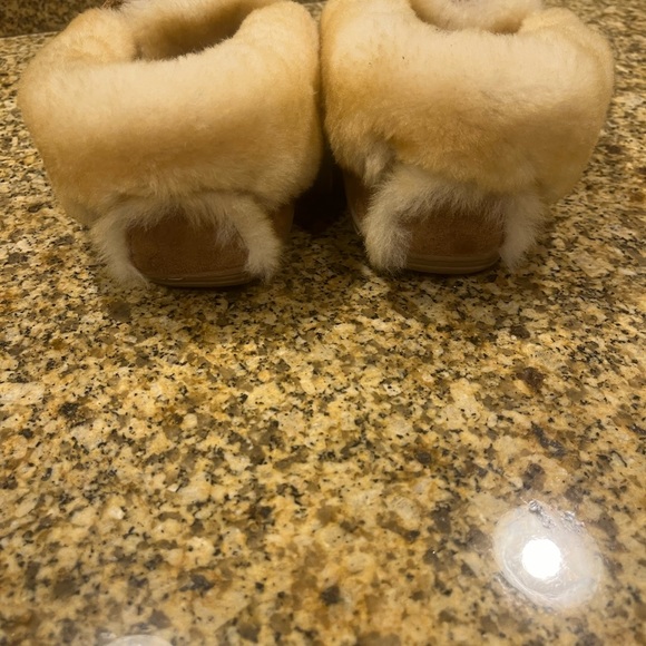 L.L. Bean Tan Moccasins with Cream Lining - Picture 6 of 9